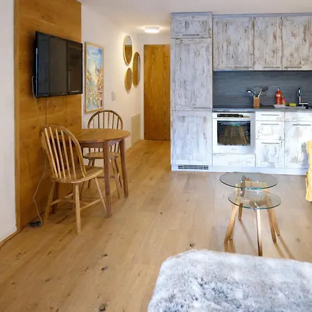 Bright With Balcony & View To The Matterhorn דירה צרמט