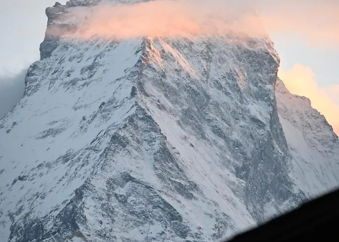 Bright With Balcony & View To The Matterhorn דירה *